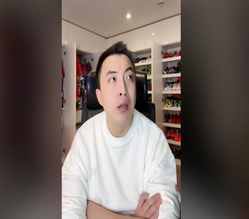 袁甲:不是说艾克森减肥了吗我看他一点都没瘦,不如上蒋圣龙