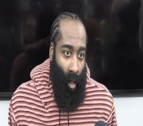 哈登:没怀疑过自己的进攻若我多进几个三分早就杀死比赛了
