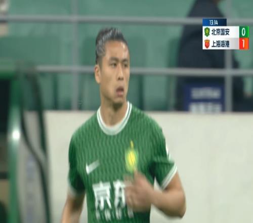 能否救主张玉宁替补登场,法比奥遭张琳芃犯规后无法坚持被换下