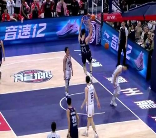 表现不错!于晓辉登场31分钟12中9得到22分7篮板2助攻
