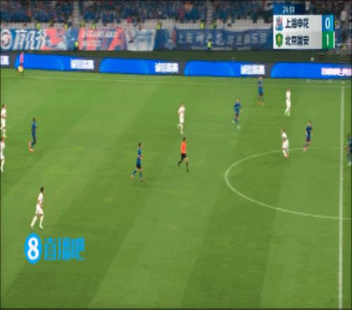 6轮5球!路易斯一扣晃飞两人,左脚兜射连场破门,申花11国安!