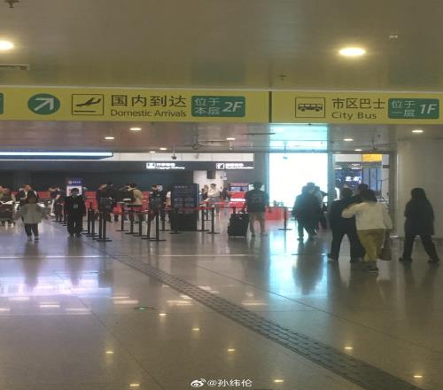 下课了网传河南主帅南基一与翻译现身郑州机场，或乘坐飞机回韩