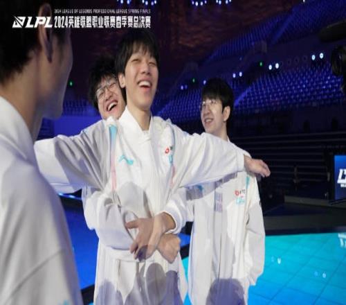 BLG赛前花絮：野辅热演泰坦尼克号时间