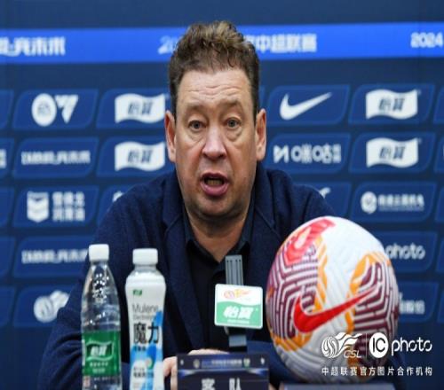 斯卢茨基:上半场我们犯了不少错误我们在阵地战中传导做得不错