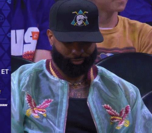 被金卡“索要精子”吓分手的男人！NFL球星小贝现场观战！