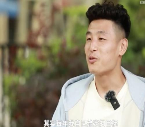 武磊:每赛季给自己定的目标是进10球,詹俊错愕:这太少了吧