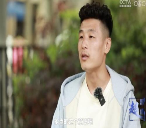 本赛季为何多次头球破门武磊:主要靠抢点意识,弥补了身高劣势