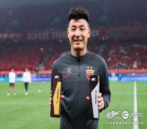 本轮赛前,俱乐部为获三月最佳和第六轮最佳的武磊举行颁奖仪式