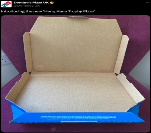 这是人著名披萨品牌晒空箱照：凯恩的奖杯披萨