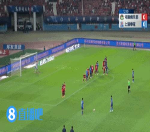 黄油手谢鹏飞任意球射门,王金帅离谱扑救失误