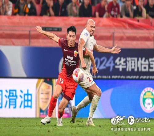 中超第13轮,上海海港2比0成都蓉城,奥斯卡、巴尔加斯破门