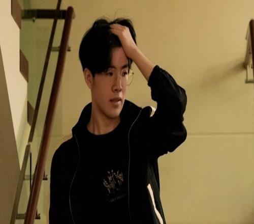 TheShy:我想打瓦罗兰特职业的啊,我的实力应该不够吧
