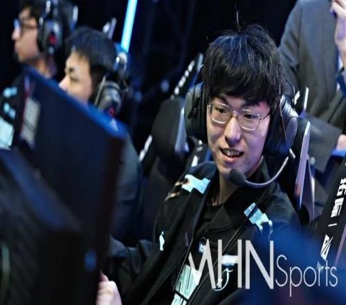 ucal:Tarzan说上了韩服第一就回来想给大家带来快乐
