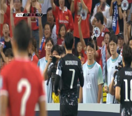砍瓜切菜!孙兴慜、李刚仁连入3球,韩国50领先新加坡!