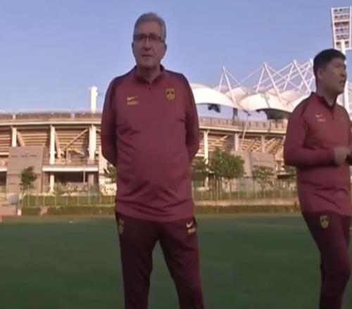 战韩国变阵伊万科维奇训练前训话:针对这样对手,阵型会做变化