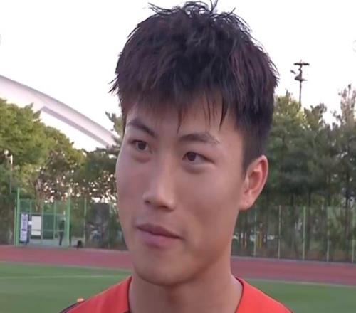 谢文能:平常心面对孙兴慜等大腕,我们有机会抓住他们的低级失误