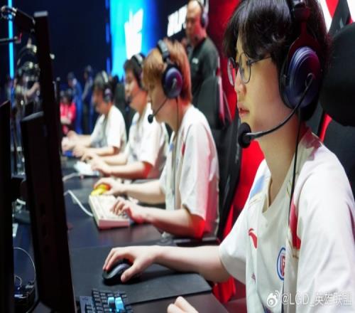LGD发布对阵WE赛前返图:今天也要全力以赴呐!!