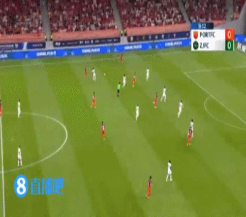 17轮17球!武磊霸气俯冲头球破门,海港10领先浙江