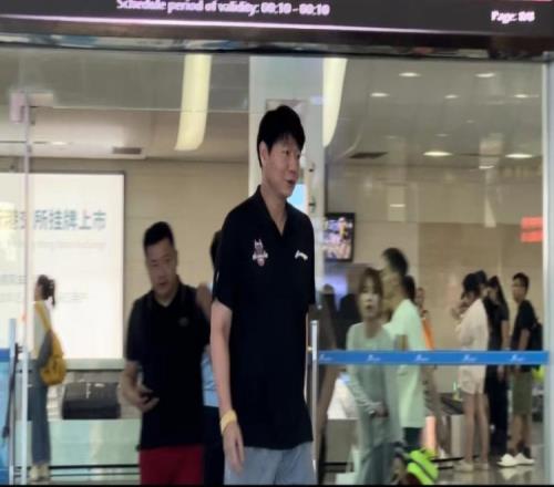 齐鲁晚报:邱彪和山东男篮签下的是一份3+2的合同