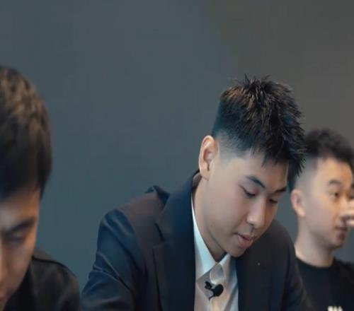 观看选秀大会直播!崔永熙:紧张得要吐这就是我的高考