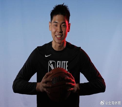 经纪公司透露崔永熙已经抵达波特兰与开拓者队会合!