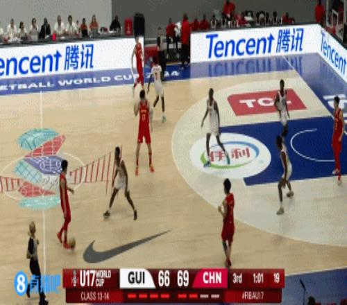助攻+1！李悦洲突破连过两人助攻篮下傅文昊双手暴扣打成2+1