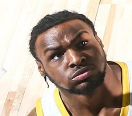 美媒晒照:当布朗尼意识到打NBA不如打游戏那般简单时的表情