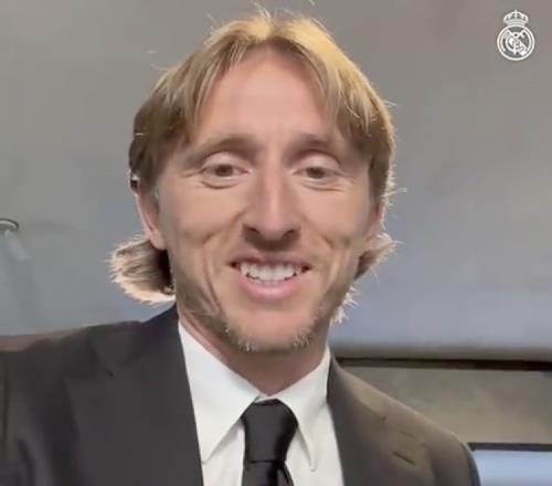 续约的“小老头”向大家问好啦:你好美凌格们,HALAMADRID