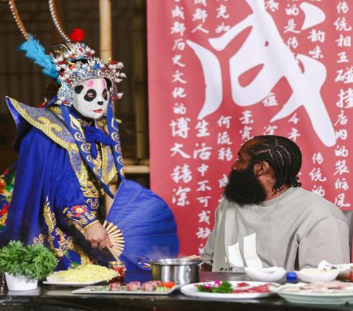 哈登连发20张照片感谢中国球迷:我被真心的爱&礼物和支持淹没了