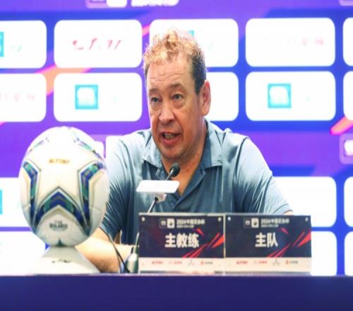 斯卢茨基:本场是一场典型的杯赛,过程非常艰难但很高兴能晋级