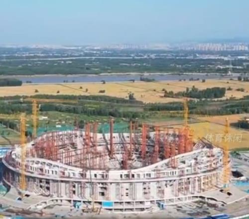 济南黄河体育中心将于2026年12月竣工,专业足球场已开始屋盖施工