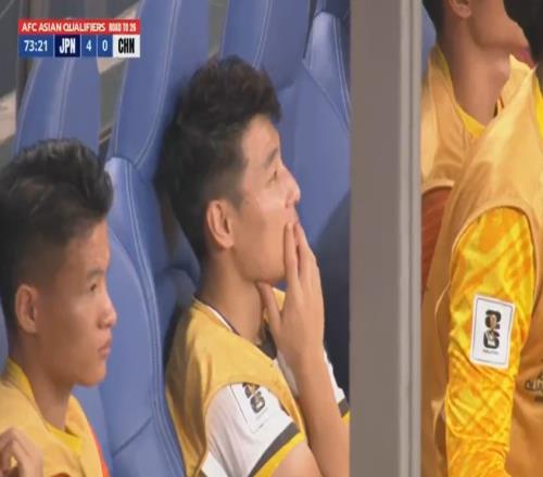 记者:用不着把锅丢给谁,像一场“职业与业余选手的对话”