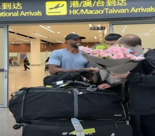 兵强马壮!辽宁外援弗格今晨抵达沈阳此前沙约克&阿丘尔已到位