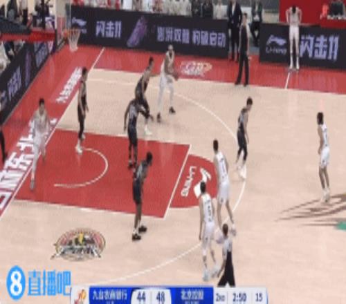 杀器失灵!萨林杰11投仅2中拿到6分12板5助正负值12最低