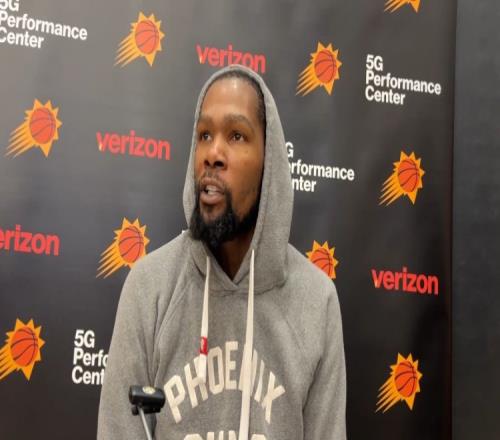 KD:很多人质疑我个人的领导力因为我生来在陌生人面前就很安静