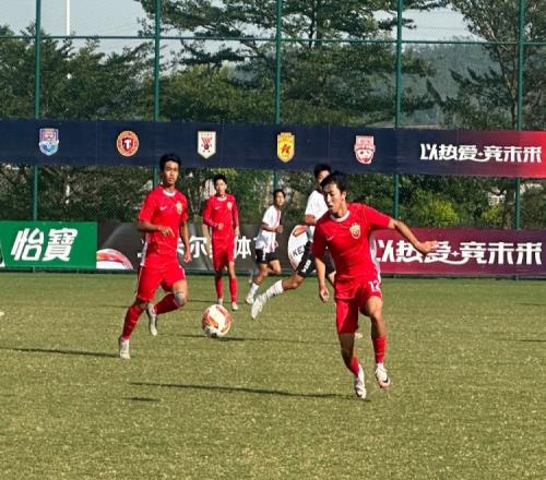 职业俱乐部锦标赛U17组半决赛,海港U17队4比3战胜广州U17队