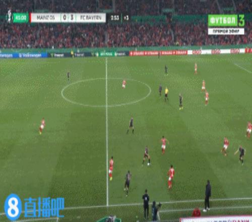 疯狂输出！穆西亚拉再入一球，半场斩获帽子戏法