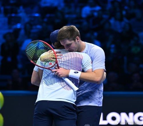 ATP总决赛男双:帕滕赫利奥瓦拉小组赛三连胜锁定小组第一