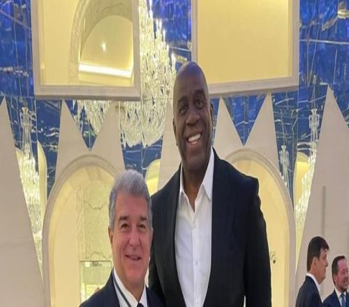 世体:拉波尔塔去多哈出席活动,与因凡蒂诺及NBA球星约翰逊相遇