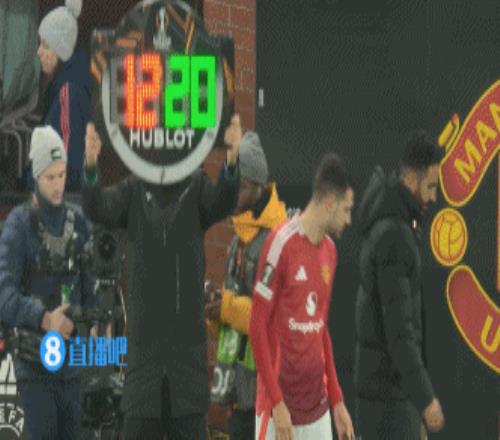 双边逆足！达洛特替补登场右脚踢左翼卫，安东尼左脚踢右翼卫