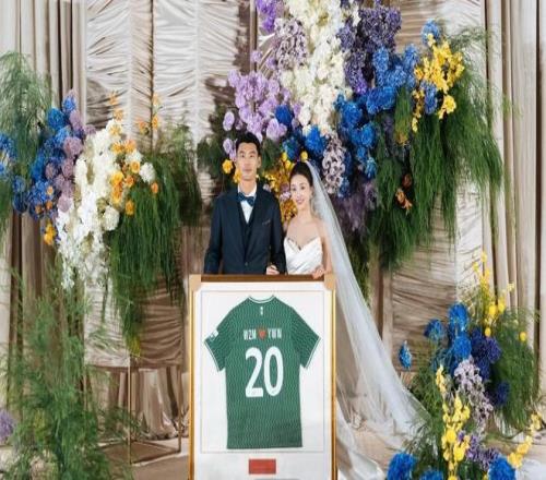 王子铭晒婚礼照:礼成!我们结婚啦!