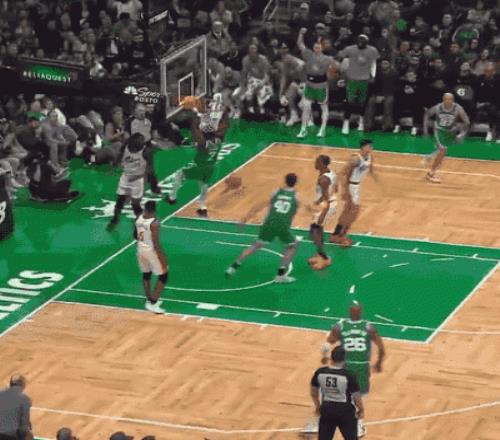抹脖子庆祝NBA官方:杰伦布朗因做出不恰当手势罚款2.5万