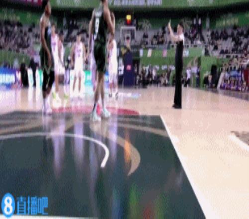 规仙人!曾繁日抱怨判罚吃T开局4分22秒已领到4次犯规!