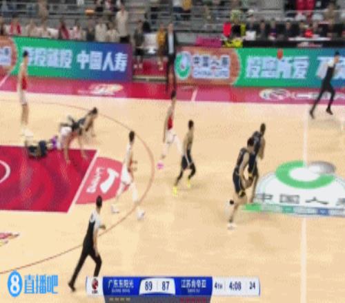 杀伤十足！江苏外援古德温21中11砍全场最高38分10板罚球15中14