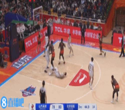 大杀器!克里斯24中13砍下40分13篮板罚球16中11
