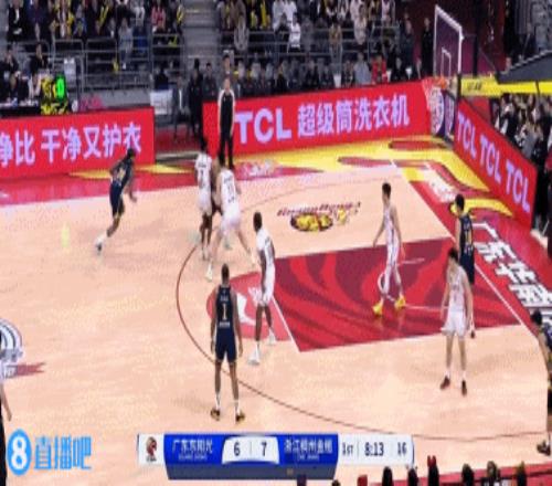 一气呵成！徐杰借掩护干拔中投出手潇洒命中还有加罚