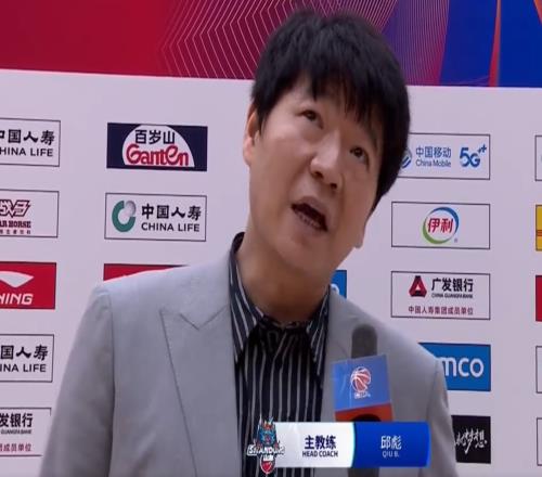 邱彪:今天我对大家很满意分享球做得好&团队篮球是我想看到的