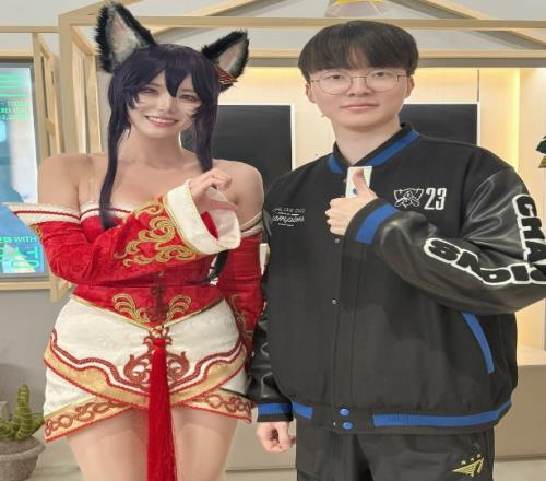 又想魅惑李哥Faker美女粉丝再次Cos阿狸：阿狸本狸