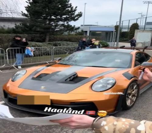 新合同周薪50万镑！太阳报：哈兰德购入20万镑的保时捷911GT3