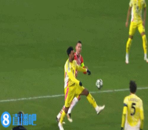 尤文早早换人！维加伤退直接进通道，坎比亚索登场